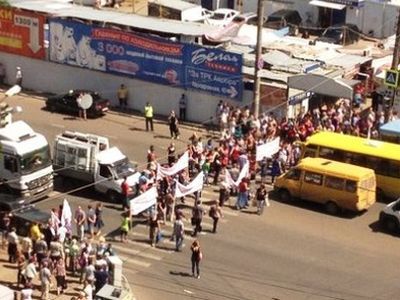 Перекрытие дороги. Фото Валерия Павлюкевича, Каспаров.Ru